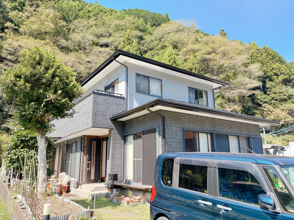 静岡市葵区桂山N様邸｜外壁屋根塗装｜多彩色仕上げ｜シックテイスト